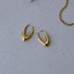 Load image into Gallery viewer, V-hoop Earrings