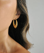 Load image into Gallery viewer, V-hoop Earrings

