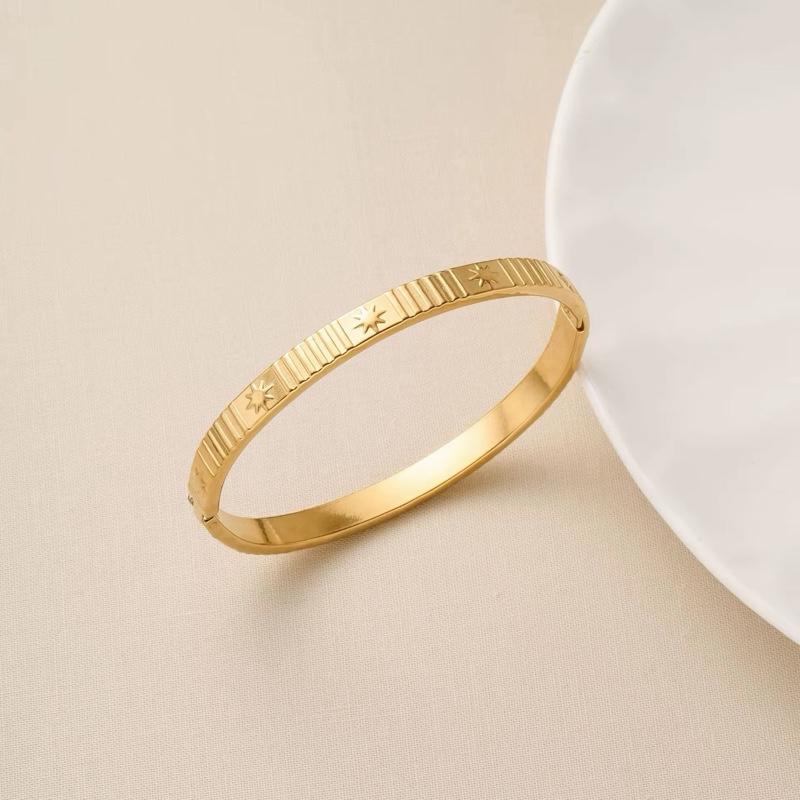 Etch Star Bangle