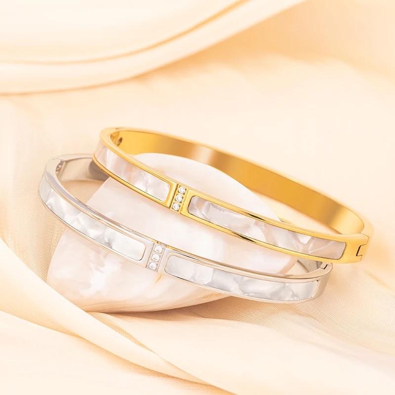 Arla - Mother Of Pearl Bangle