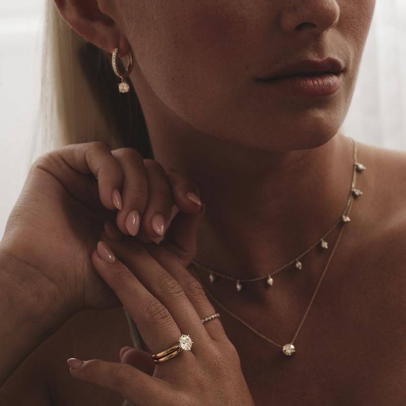 Dainty Solitaire Necklace