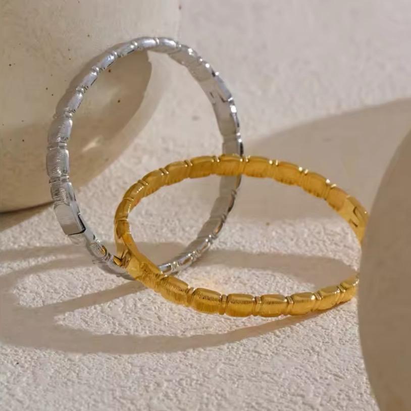 Nella Bangle