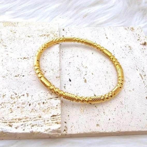 Nora Bangle