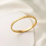 Load image into Gallery viewer, Etch Star Bangle