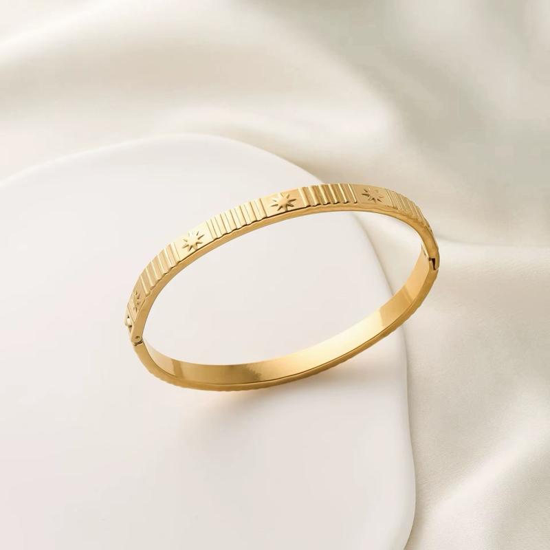Etch Star Bangle