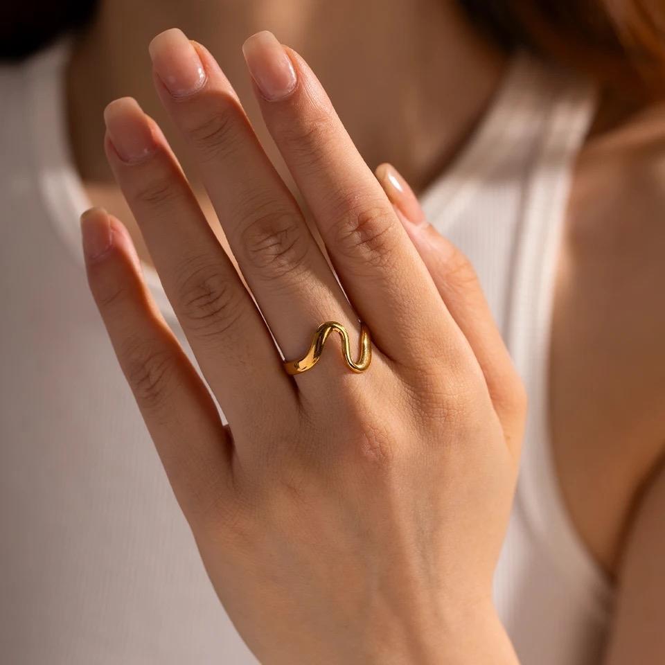 Wave Adjustable Ring