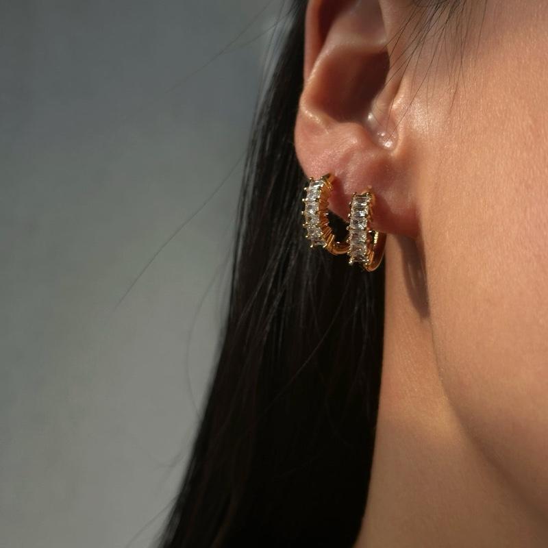 Manal Huggie Hoops