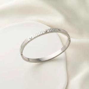 Etch Star Bangle